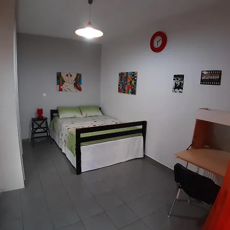 Апартаменты Zaris Place